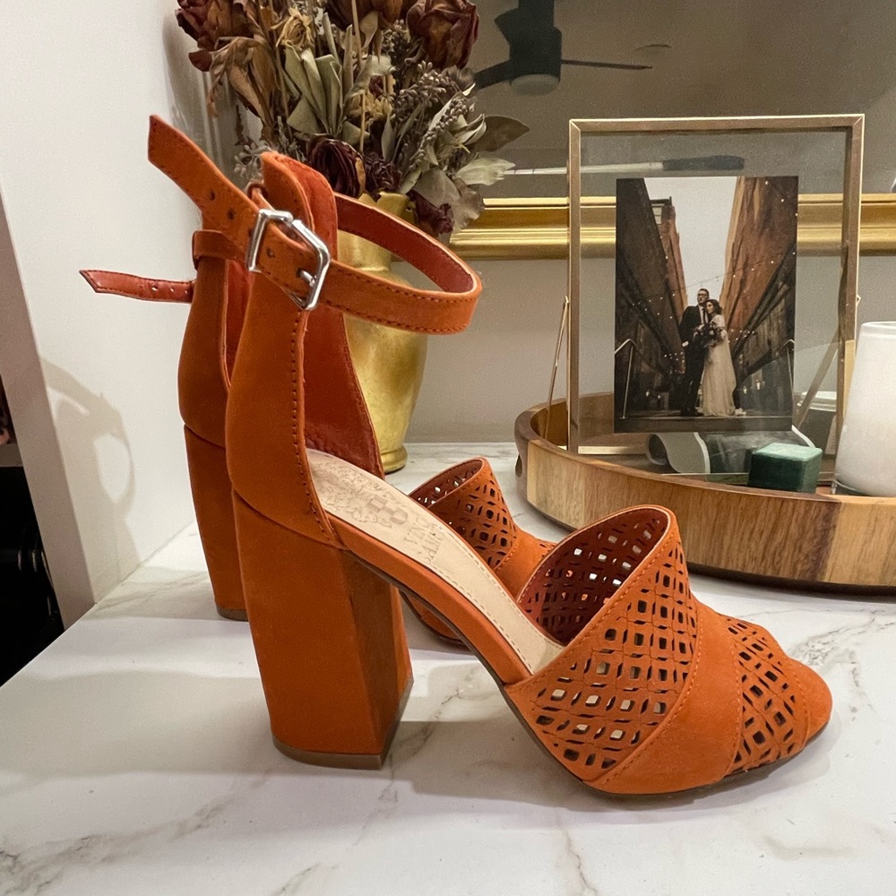 Vince Camuto Block Heel/Sandal